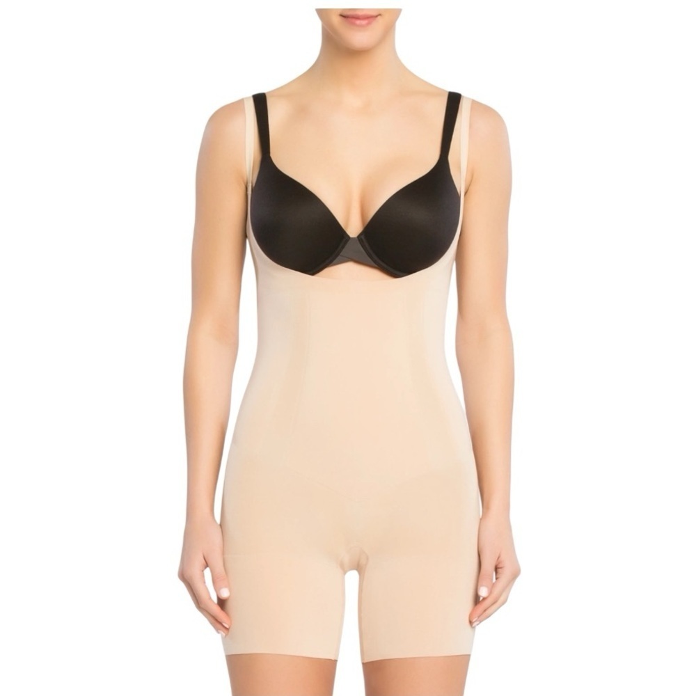 SPANXsculpt™ OnCore Open-Bust Mid-Thigh Bodysuit